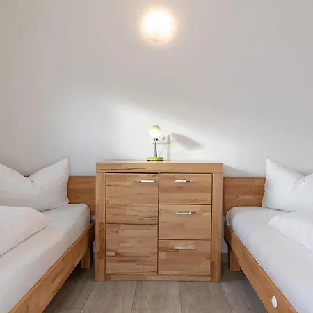 Ferienhaus Bungis Ferien Direkt Am Grimnitzsee, Karree 07 *